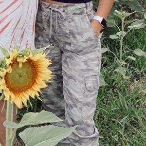 american eagle joggers!